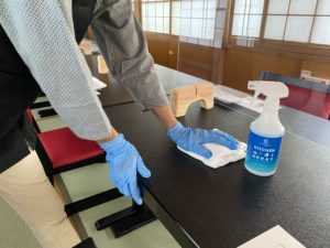 船内のアルコール消毒の徹底